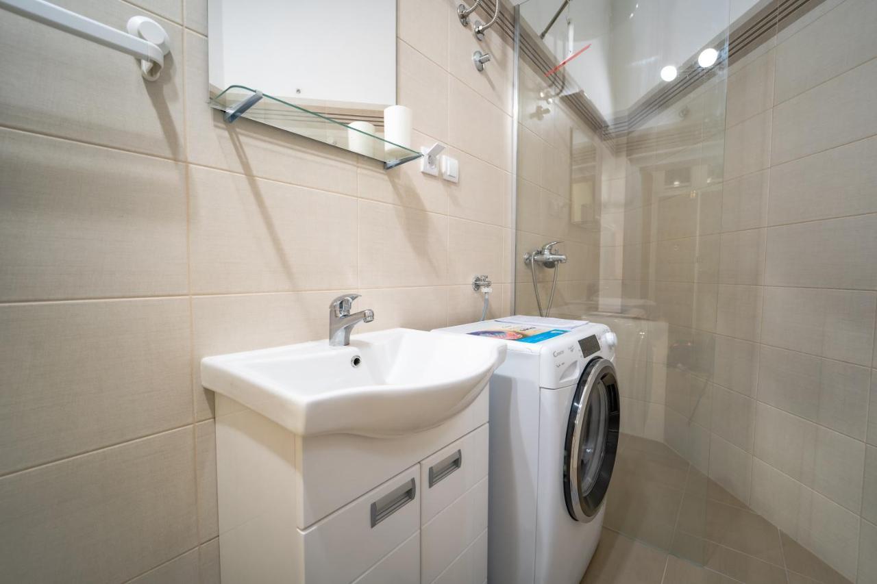 Botanical9, Belgrade Centre, 2 Bedroom Apartment Eksteriør billede